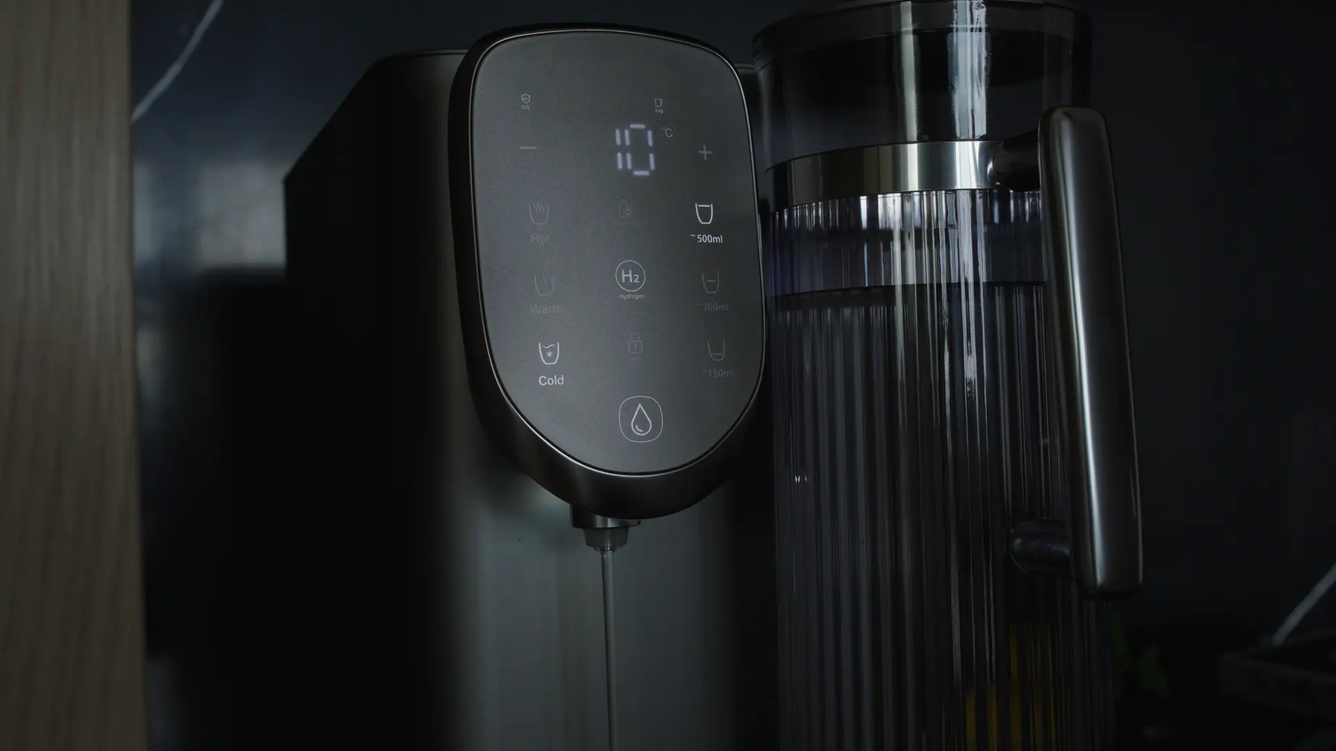 Apartment benchtop water filtration system